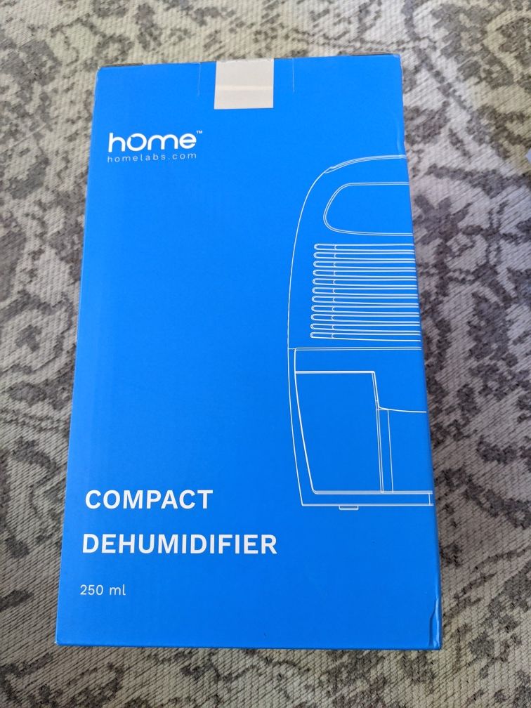 Compact mini humidifier