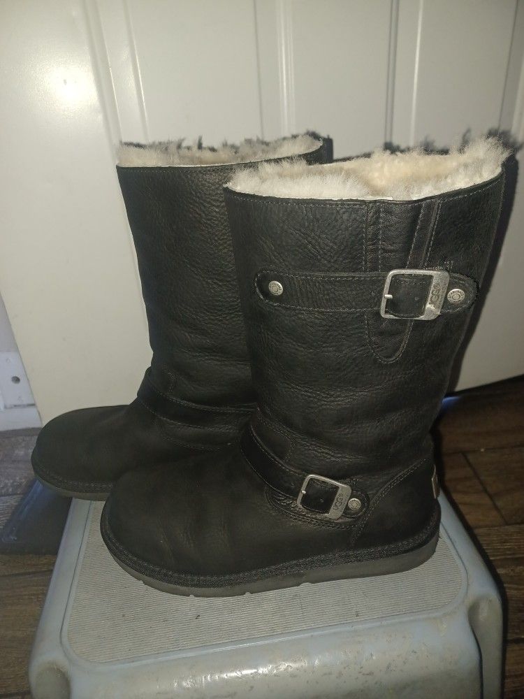 UGG 5678 Women's Kensington Black Leather Shearling Lined Buckle Boots Sz 7