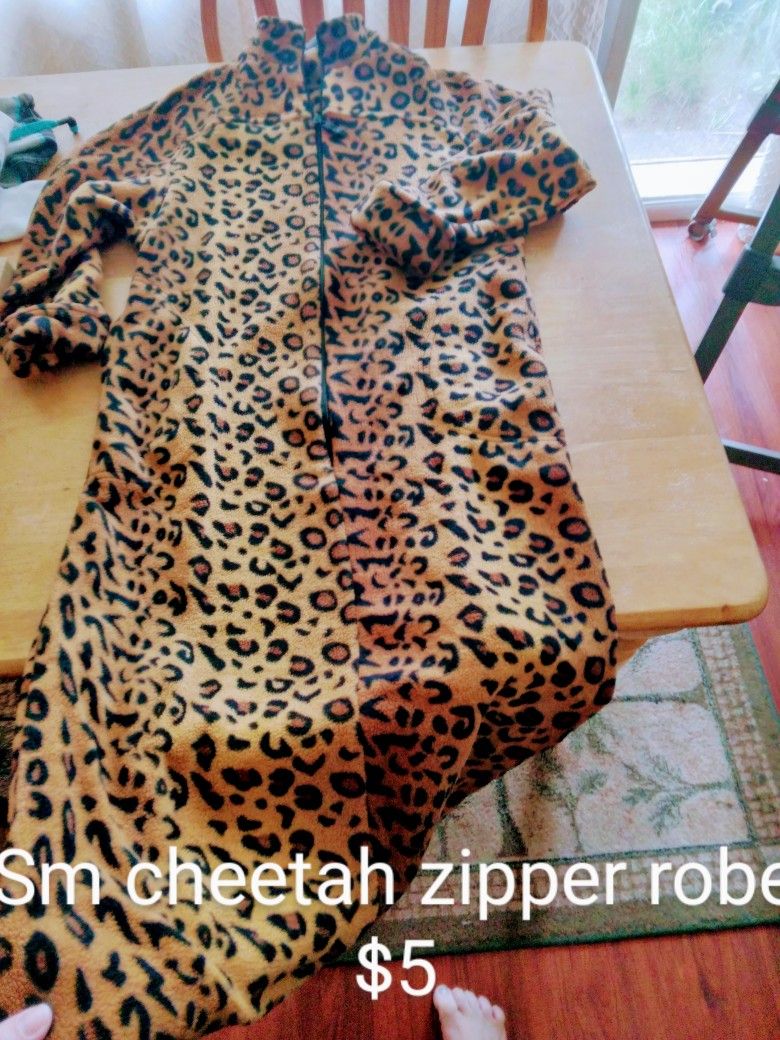 Fleece Cheetah Zipper Robe Sm