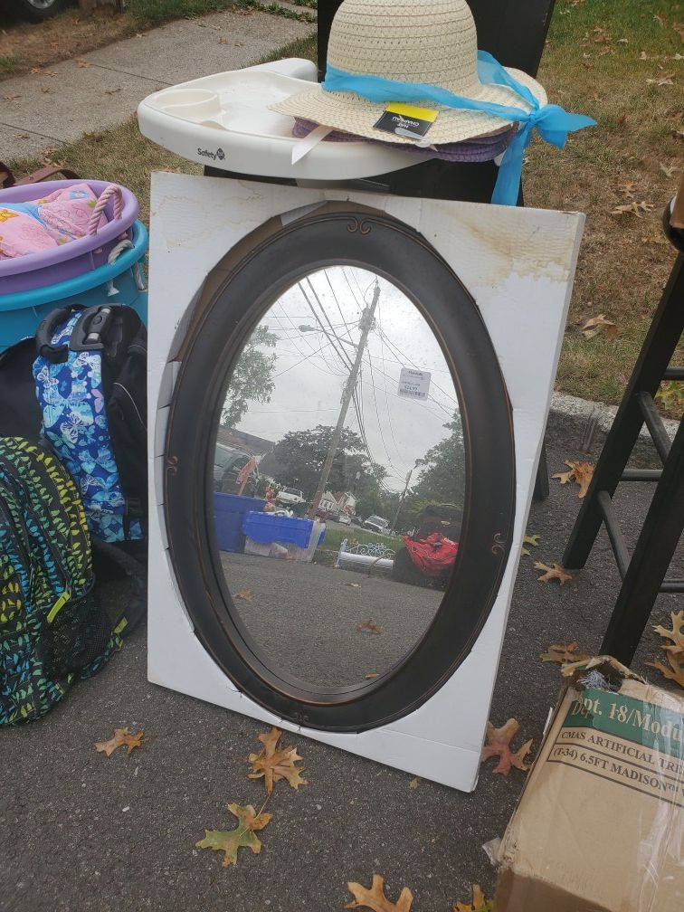 Oval mirror