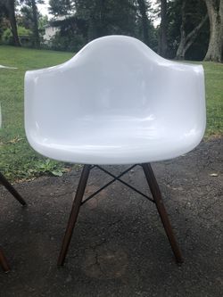 Mid Century Modern Chairs - Pair Thumbnail