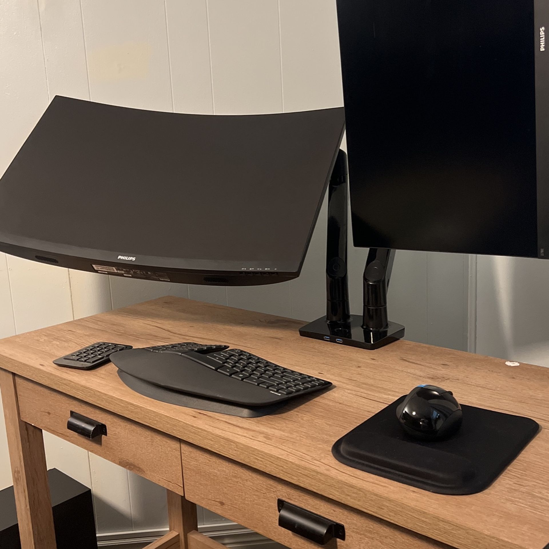 Dual Monitor + Desk Mount & Microsoft Sculpt Keyboard