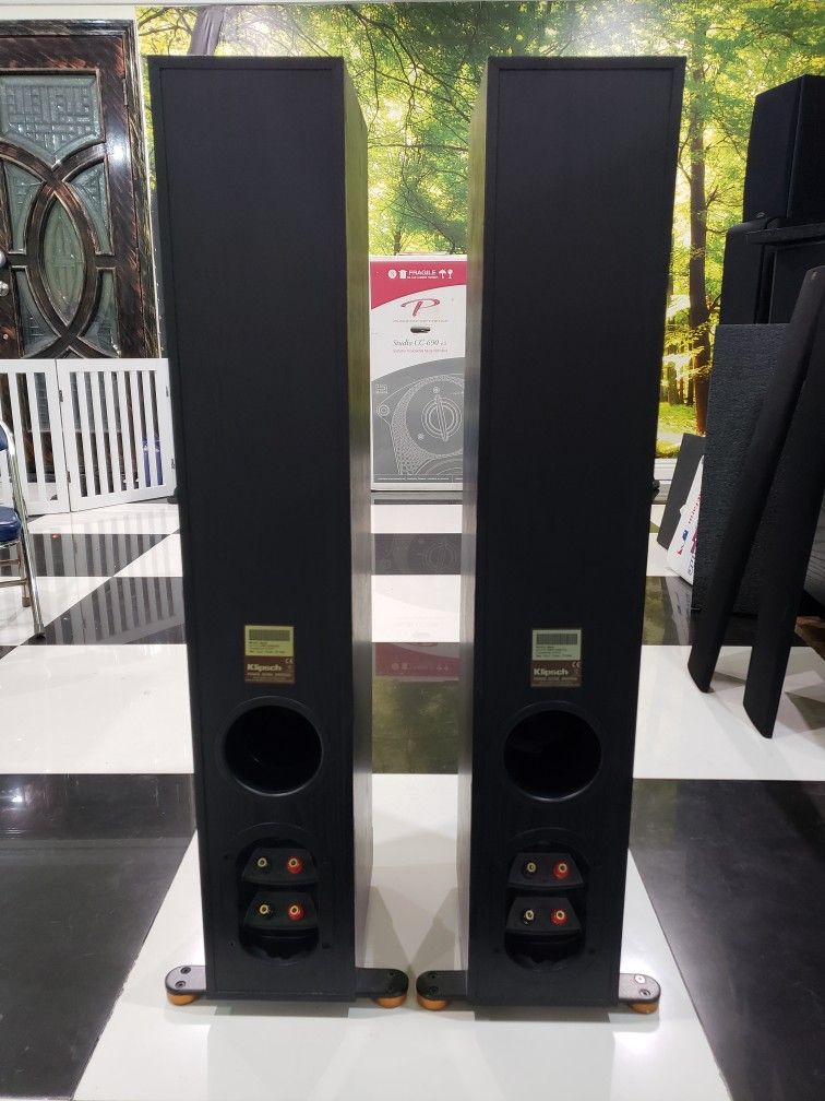 Klipsch RF 42 II 600 Watts Peak Pair Speakers Excellent Condition Perfectly Working Amazing Sound