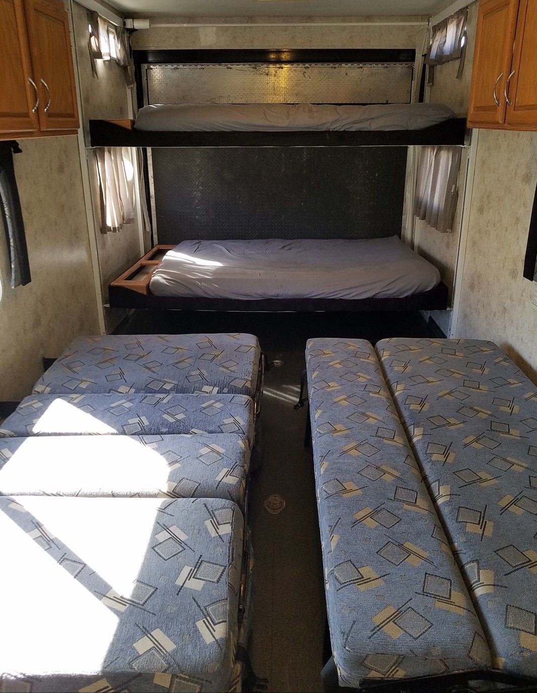 25' Attitude toy hauler fits 4 seater rzr / canam for Sale in Moreno Valley, CA OfferUp