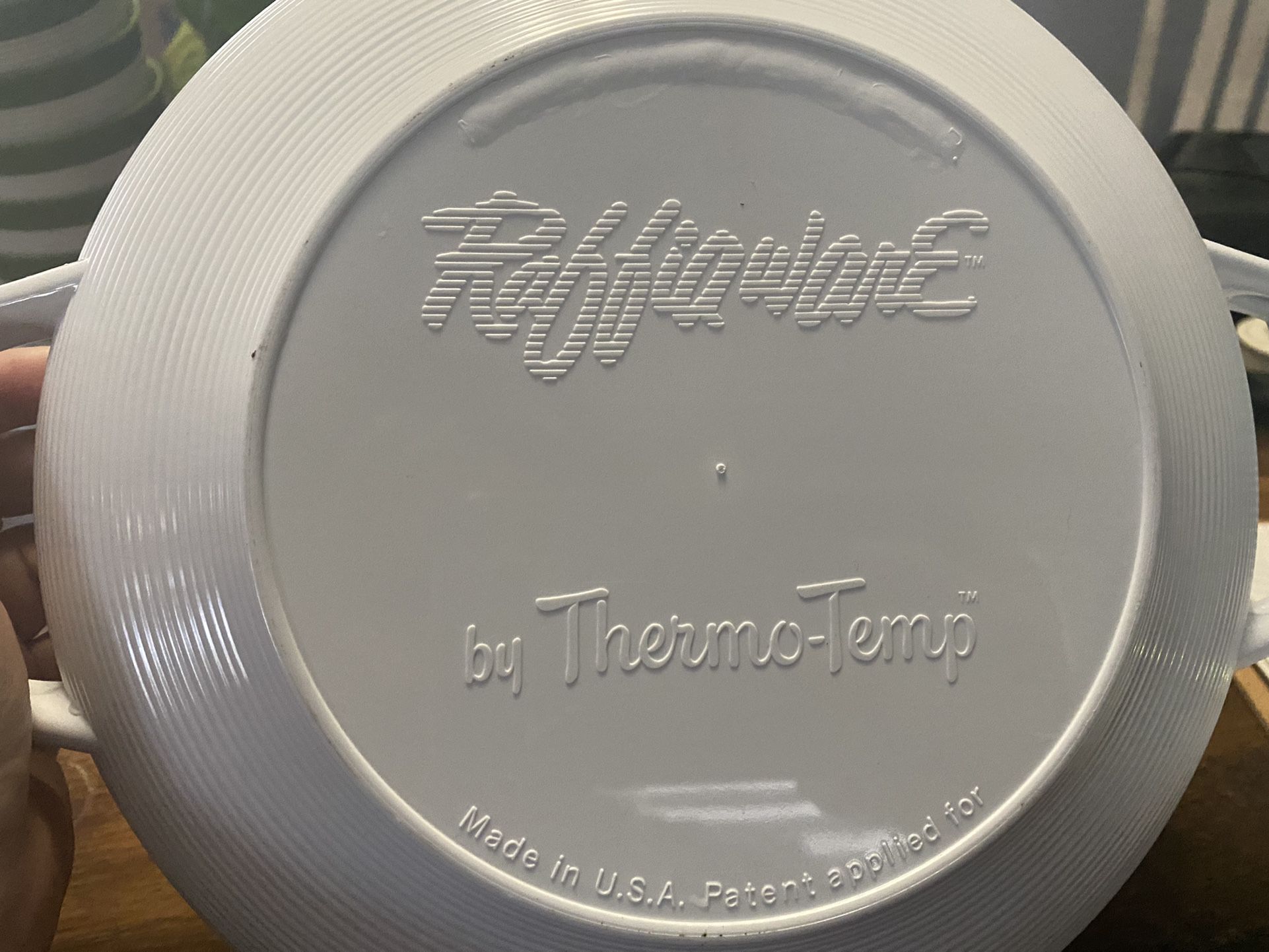  RAFFIAWARE THERMO-TEMP COVERED SERVING BOWL MALLORY RANDALL green lid White Bowl.  10 1/3” diameter and 5” tall to top of lid