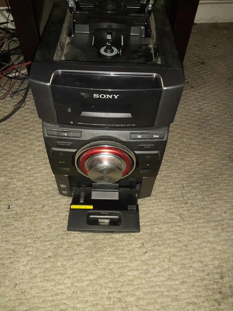 Sony Stereo System w/CD Player, Radio and an iPod Hook Up. 