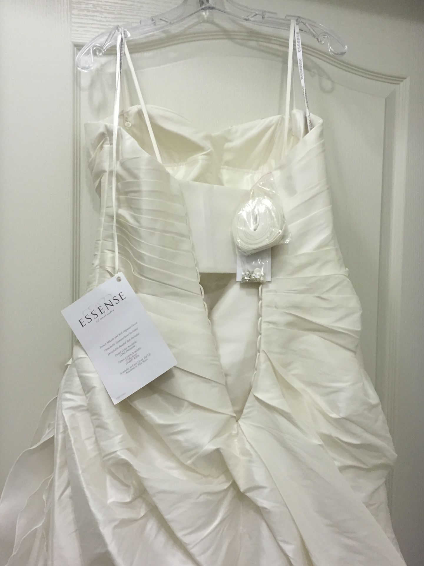 Essense Of Australia Wedding Gown - NEVER WORN