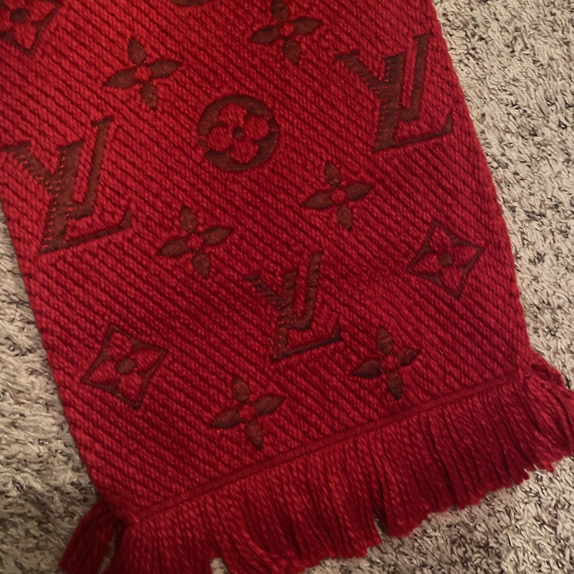 New authentic louis vuitton red logomania scarf