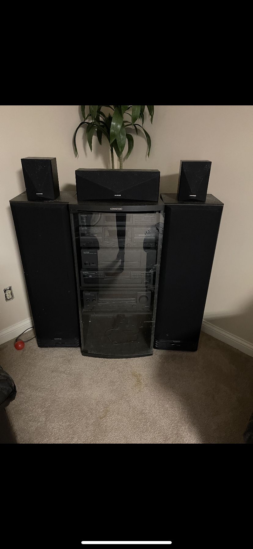 Pre-owned Kenwood Stereo