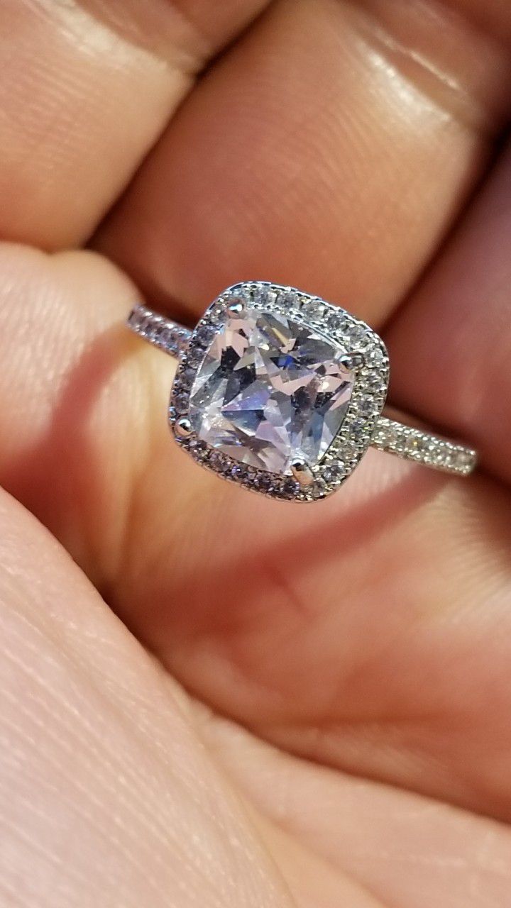 Gorgeous Women's Round Cut Wedding Engagement Promises Ring Size 9.0