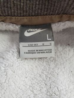 Nike Womens Large (12-14) Gray Full Zip Sherpa Lined Vest Jacket.

Condition: Pre-owned, in excellent condition! Only flaw is a little stain at the fr Thumbnail