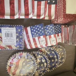 Brand New Lot Of 4th Of July Plates And Napkins  Thumbnail