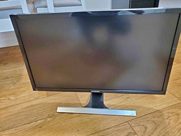 28" 4k Samsung Monitor