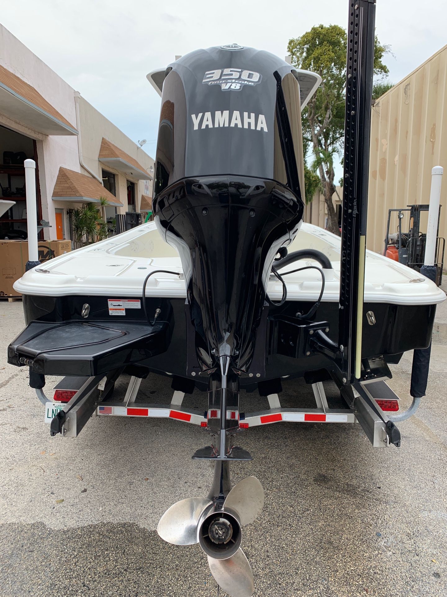 Outboards * 2016 350 Yamaha with lots Only 180 hrs FBW DEC Marine
