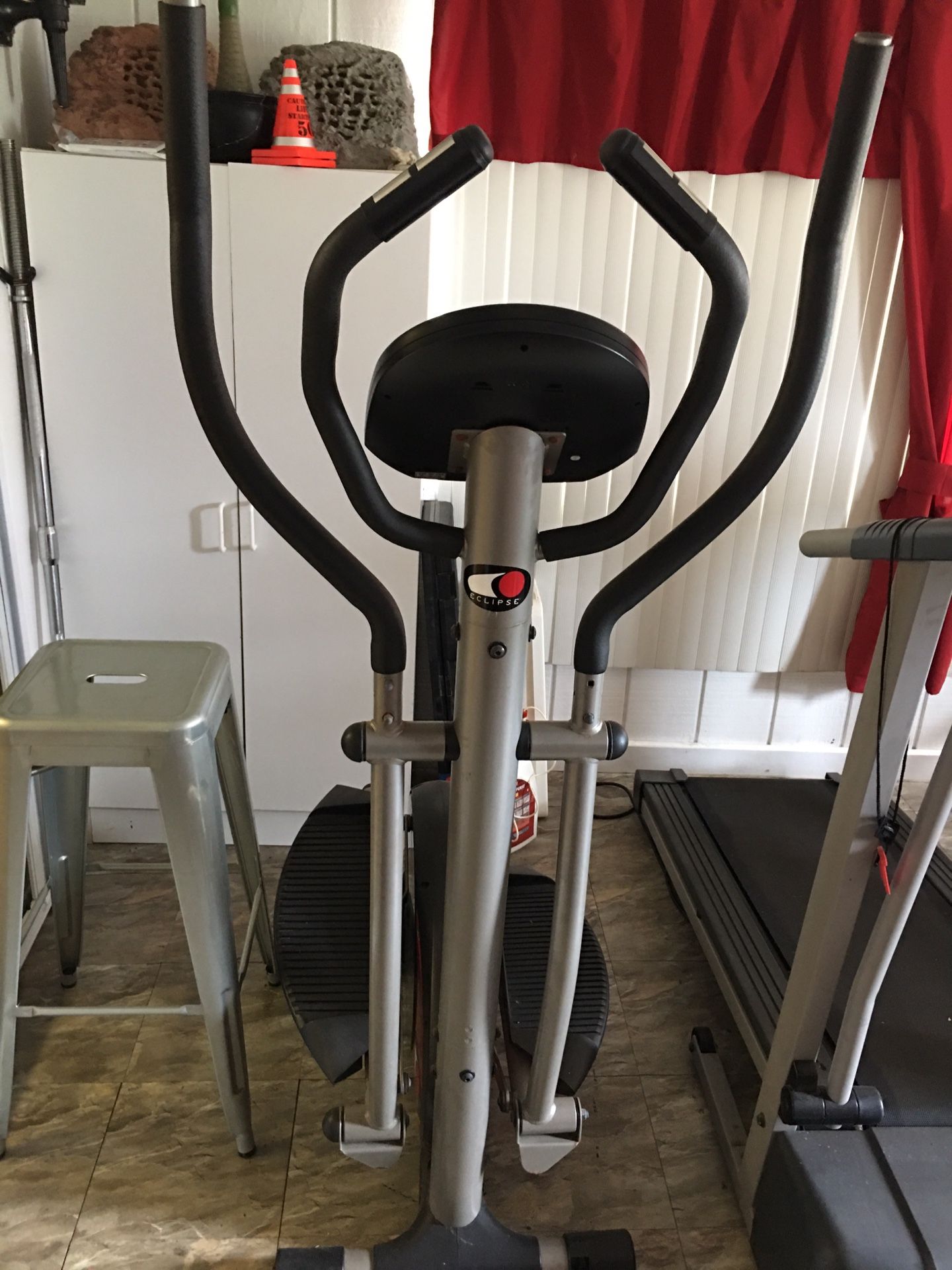 ECLIPSE 1100 HR/A Elliptical Trainer for Sale in Oak Lawn, IL - OfferUp