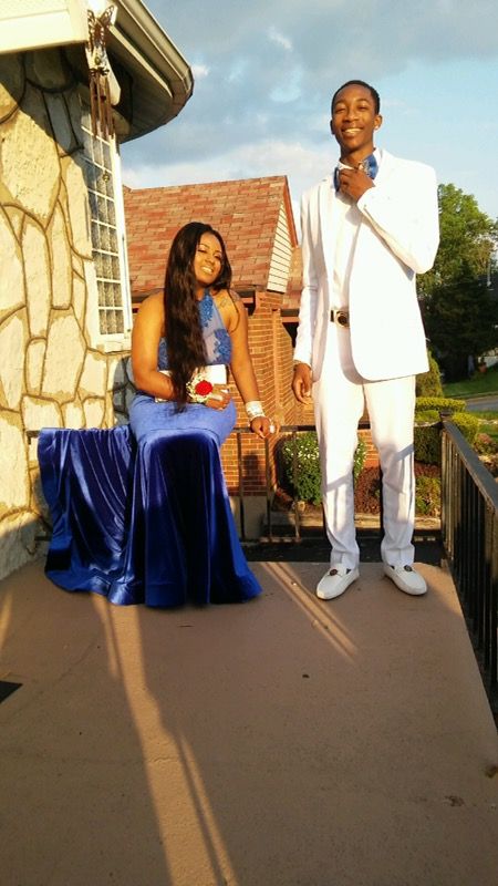Royal blue prom dress .mermaid bottom ... Fits medium-large .... Beautiful gown