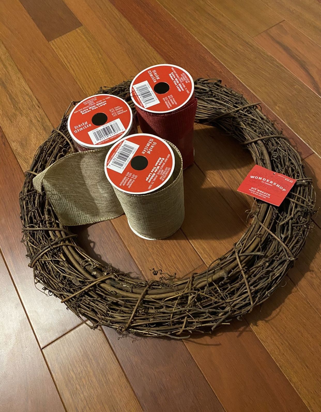 DIY Wreath And Ribbon