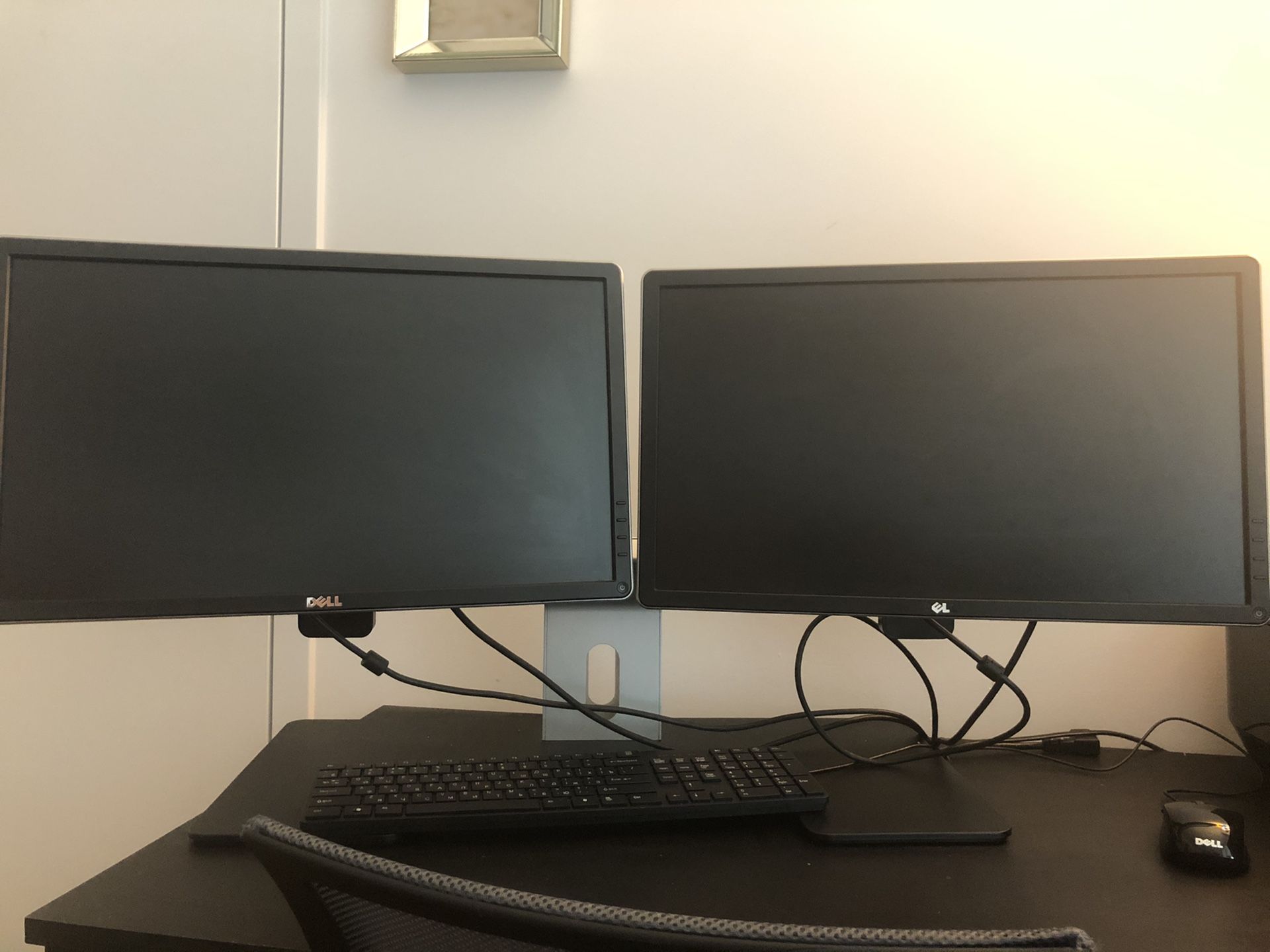Dual monitor for pc with a stand