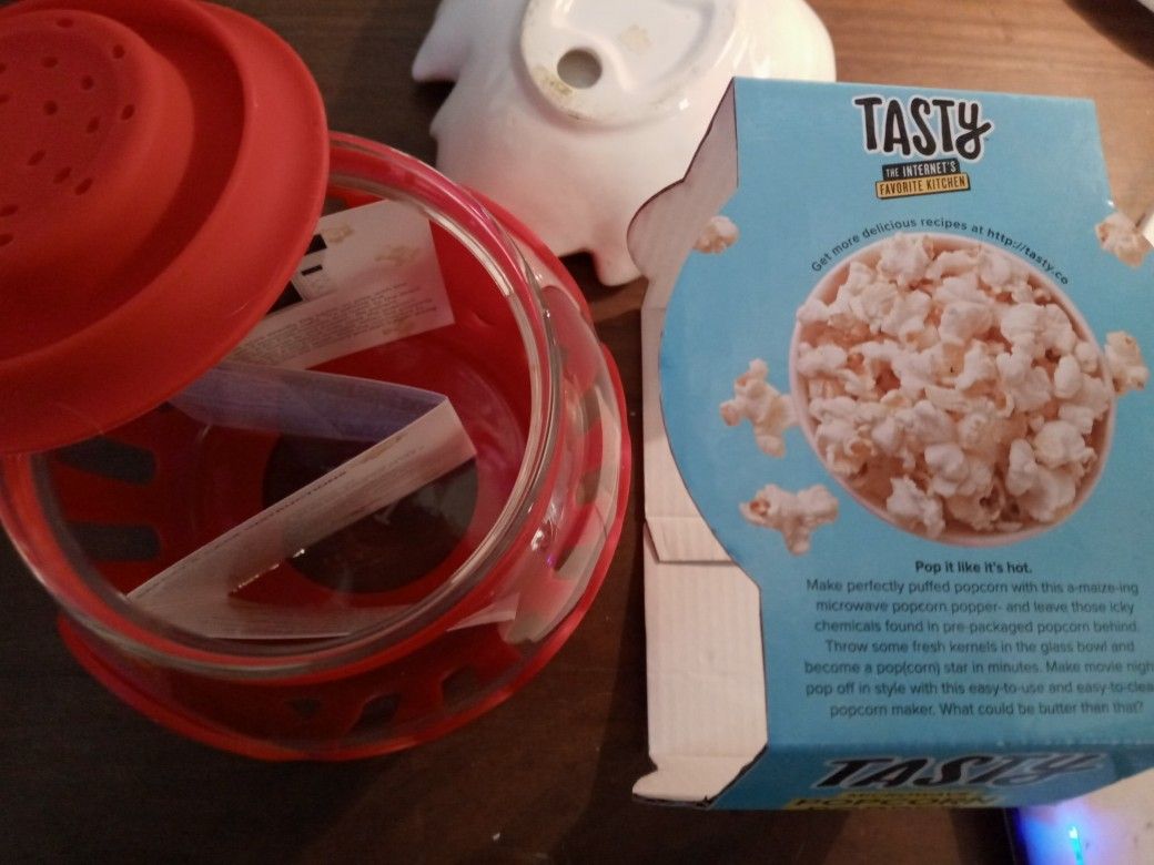 TASTY - Microwave Popcorn Popper 1.5 Quart Microwave Safe Healthier Popcorn Popper BRAND NEW NEVER USED