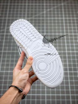 Jordan 1 Retro High Off-White White New Sneaker Thumbnail