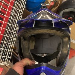 Multiple Dirt Bike Helmets Medium And XL Thumbnail