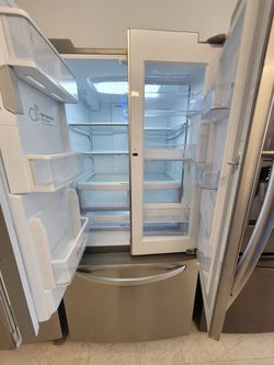 Lg 33in Stainless Steel French Door Refrigerator With Showcase Used Good Condition With 90day's Warranty  Thumbnail