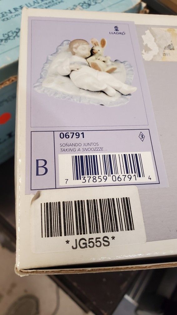 Lladro Porcelain Figurine "Taking A Snooze" #06791. with Box And Paperwork. NICE