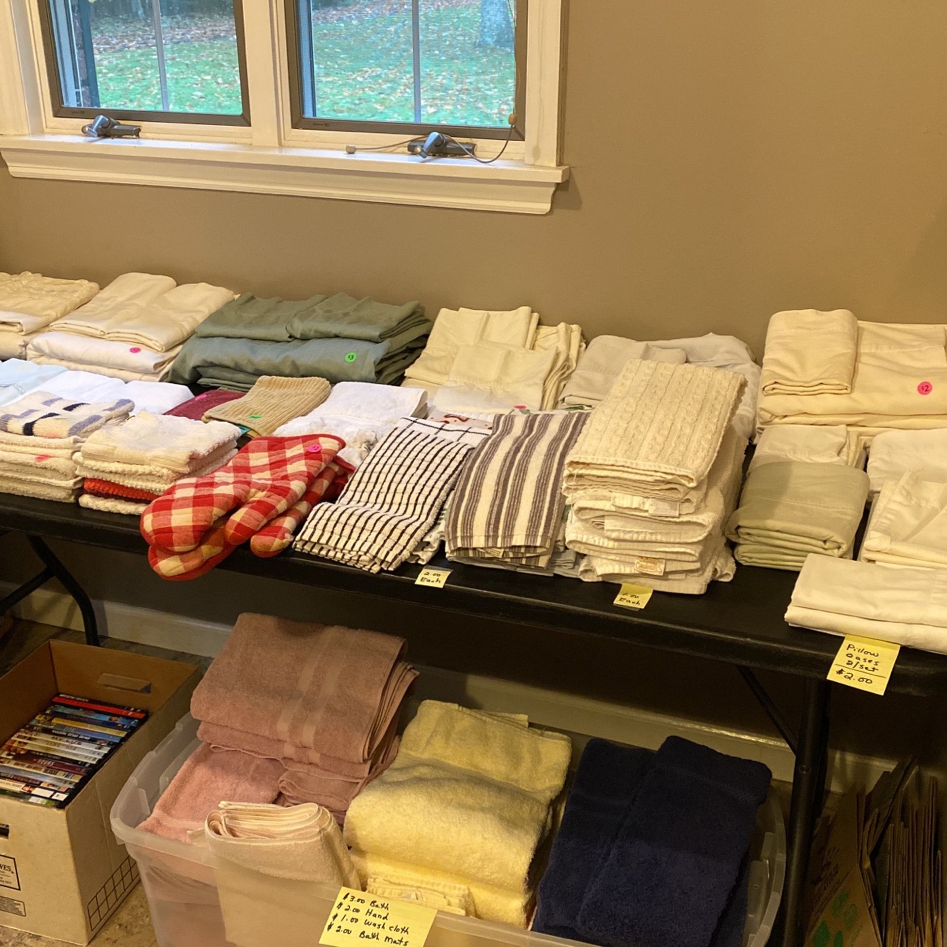 Sheets - Towels - Tablecloths