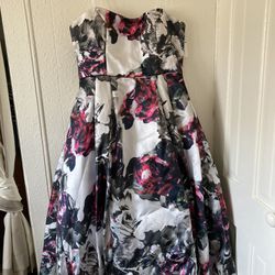 Wedding guest or prom dress Thumbnail