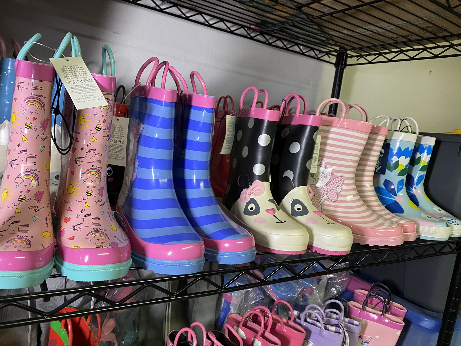 New Rain Boots For Girls And Boys Only Size 5 For Toddlers .