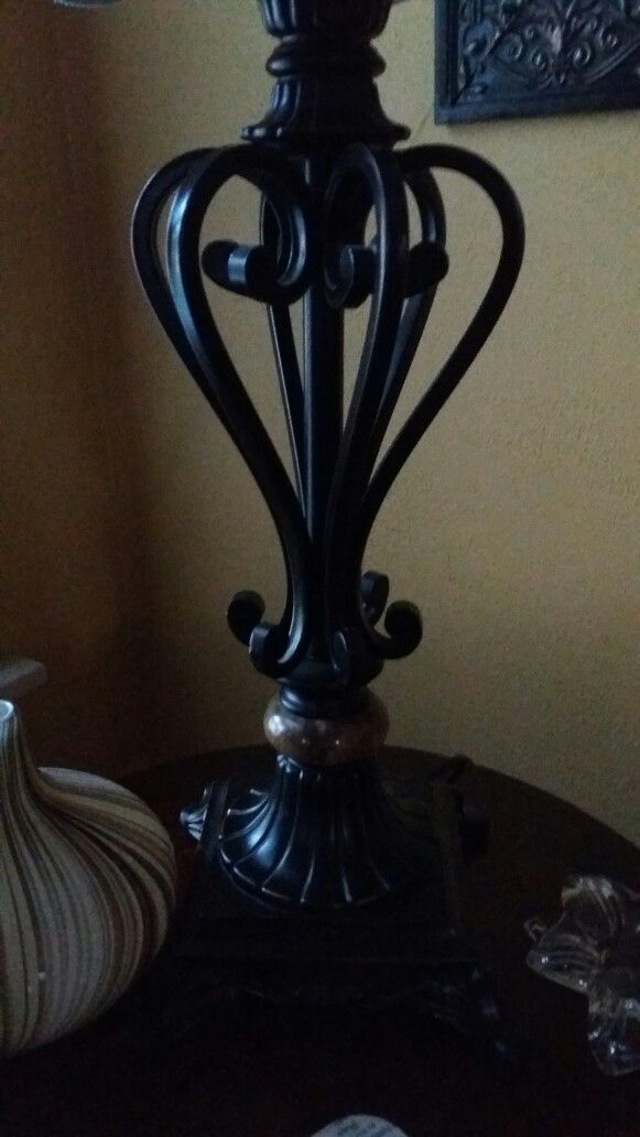 TABLE LAMP