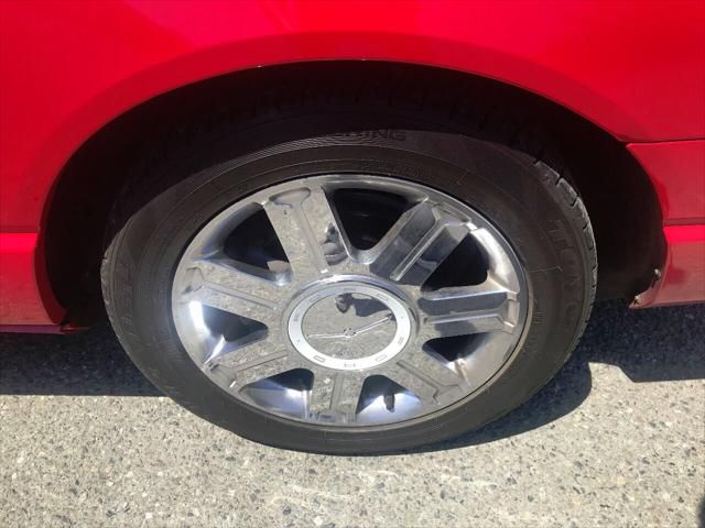 2005 Ford Thunderbird