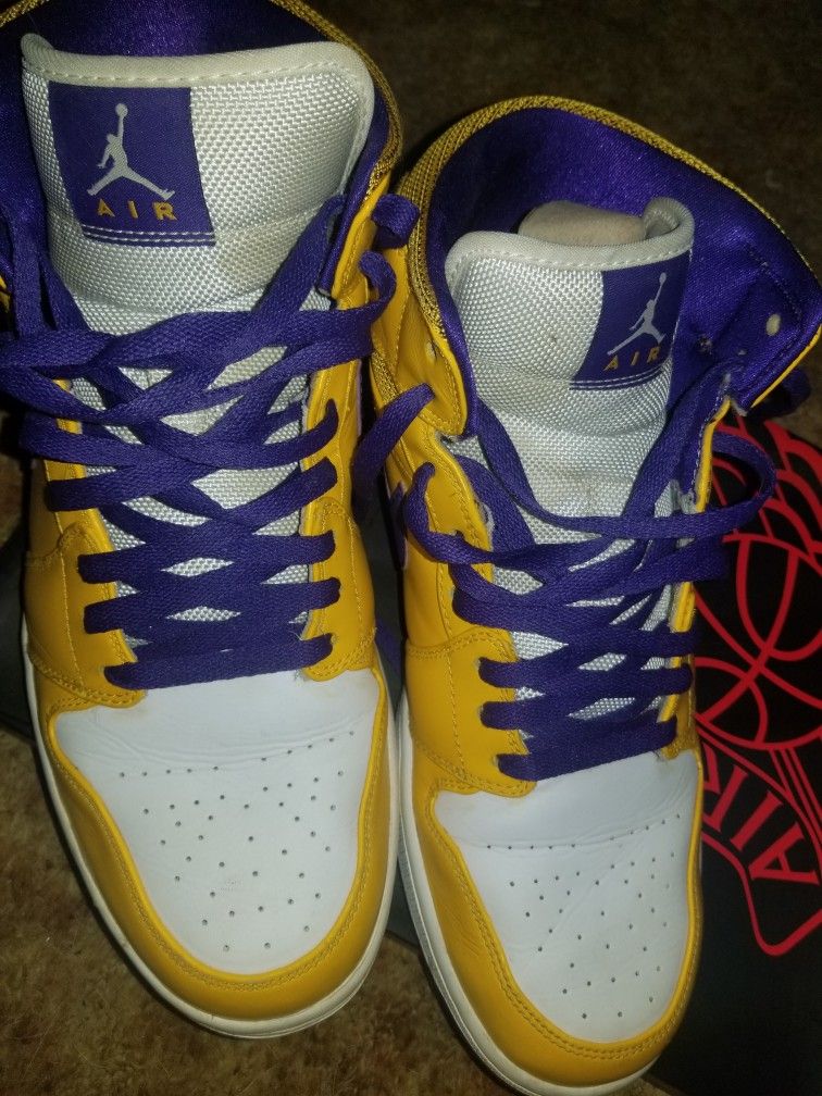 Lakers Mid Air Jordans Size 12 Like New