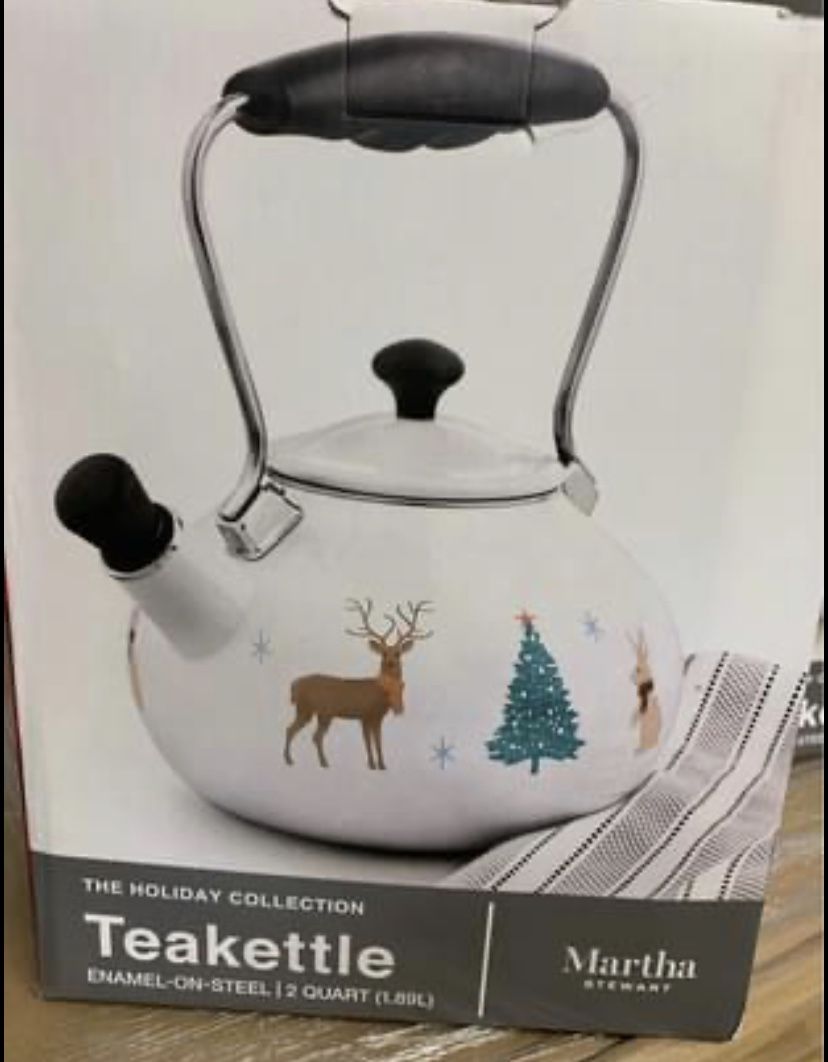 Martha Stewart Holiday kettle 2 Qt