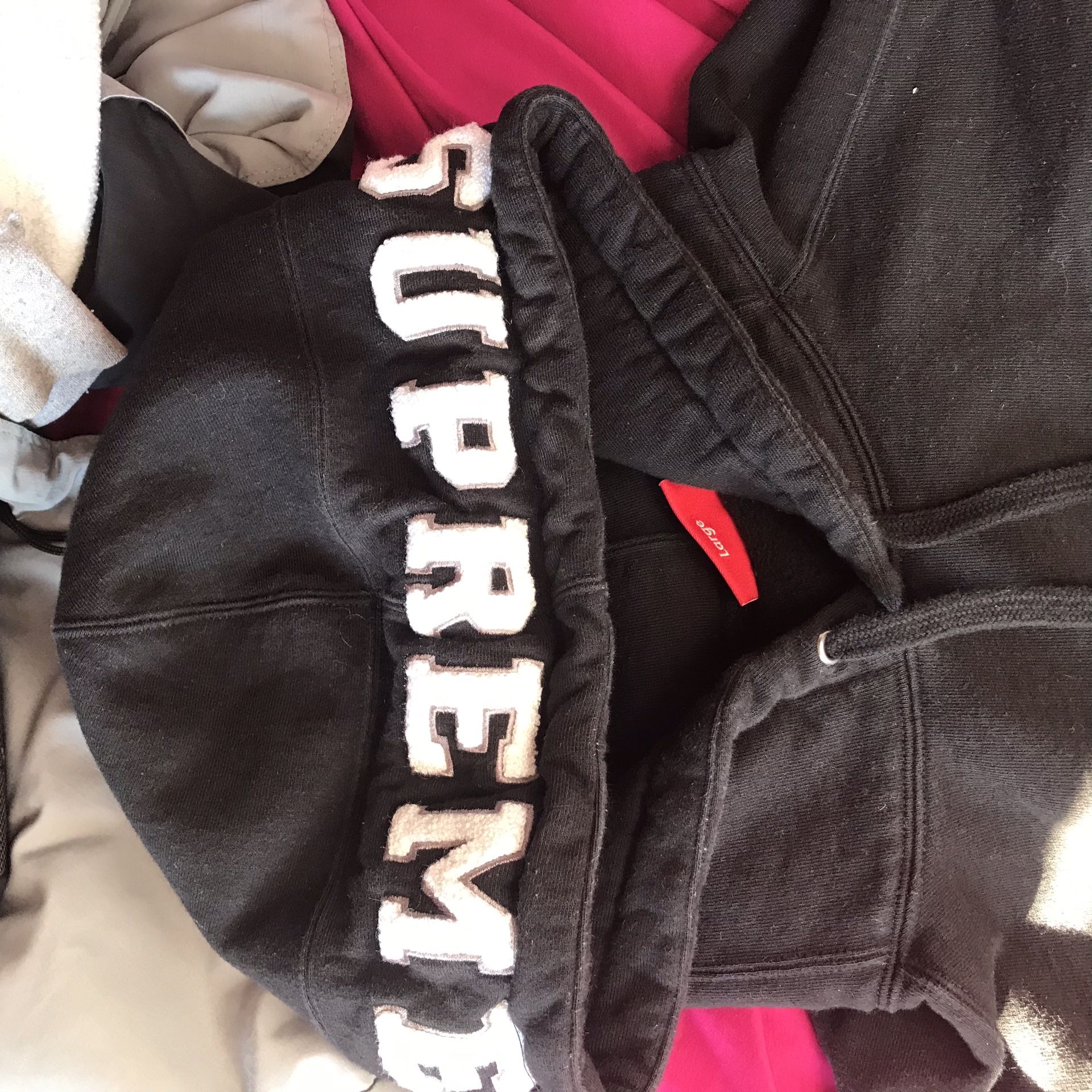 Supreme hoodie