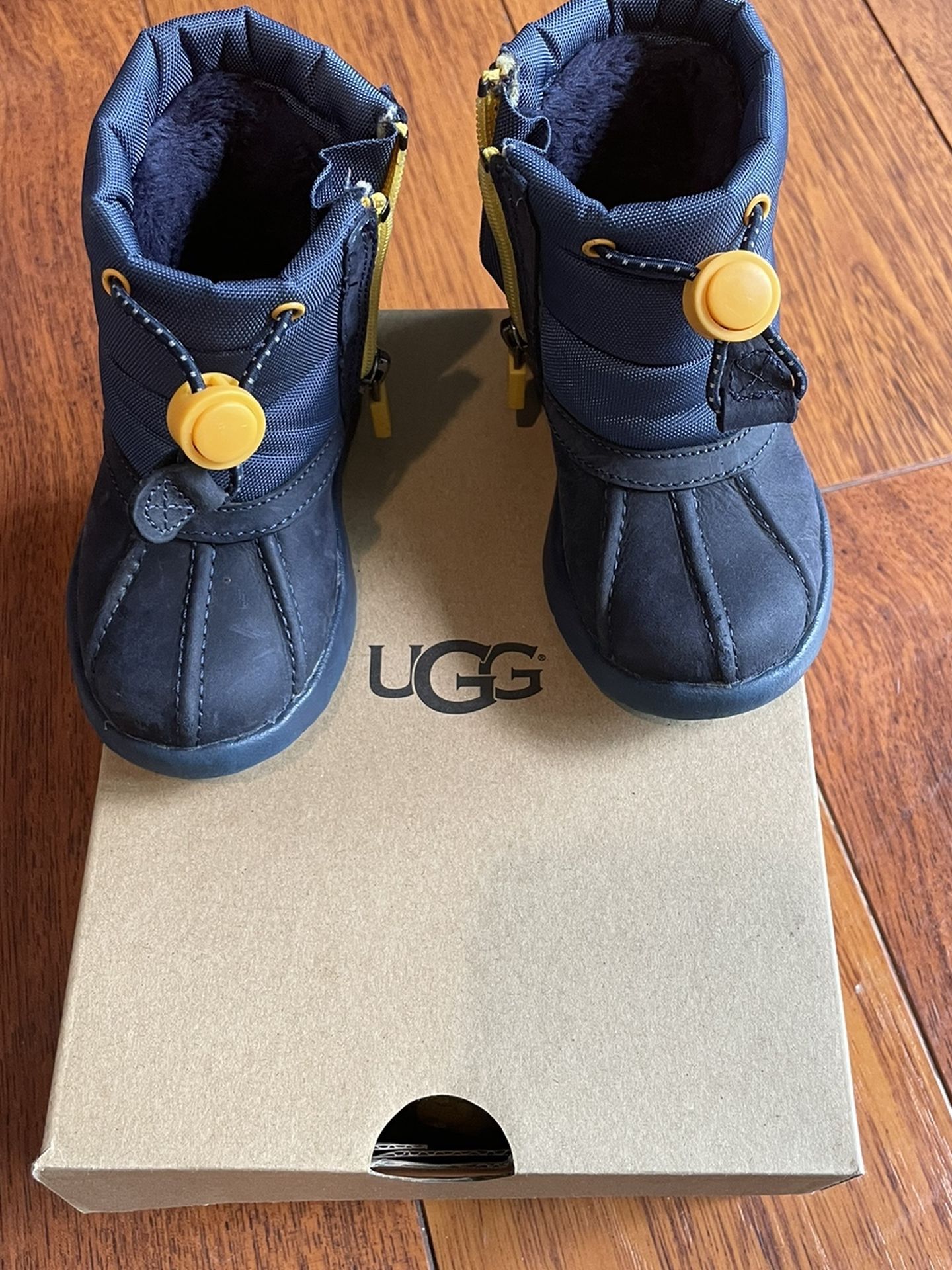 Uggs Boots Toddler Boys Size 6