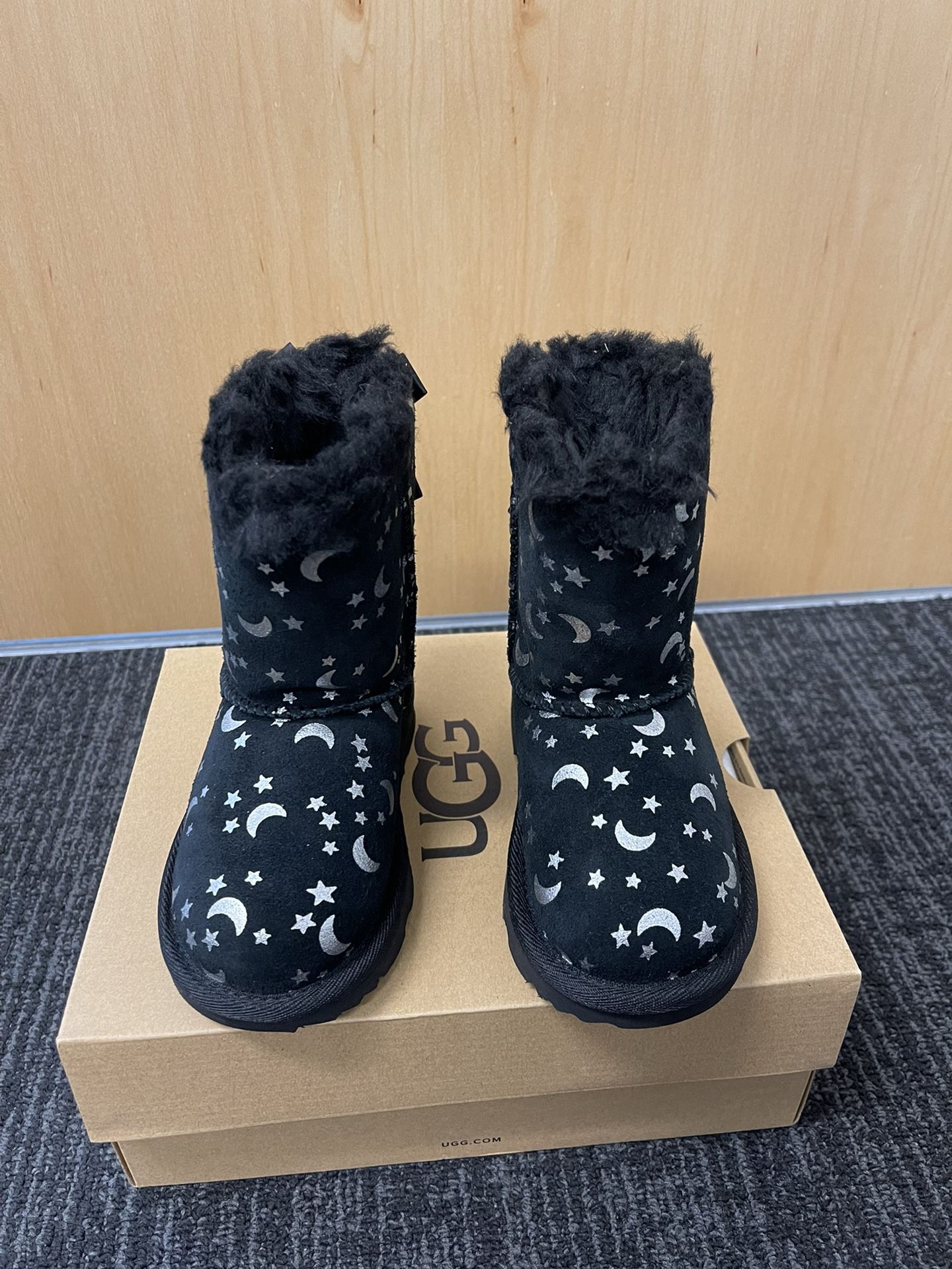 100% Authentic Brand New in Box UGG Bailey Bow Moon and Stars Boots / Color: Black / Toddler size 6, 7, 8, 11