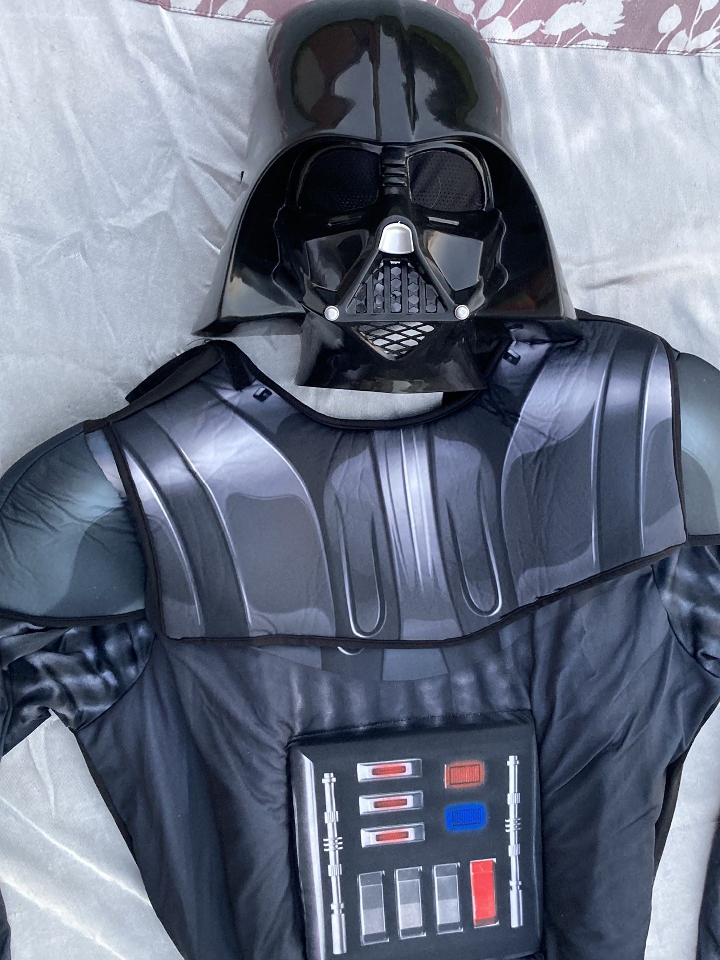 Halloween Costume -Star Wars -Darth Vader - New/Never worn- Missing cape-Youth/Teen Size Medium