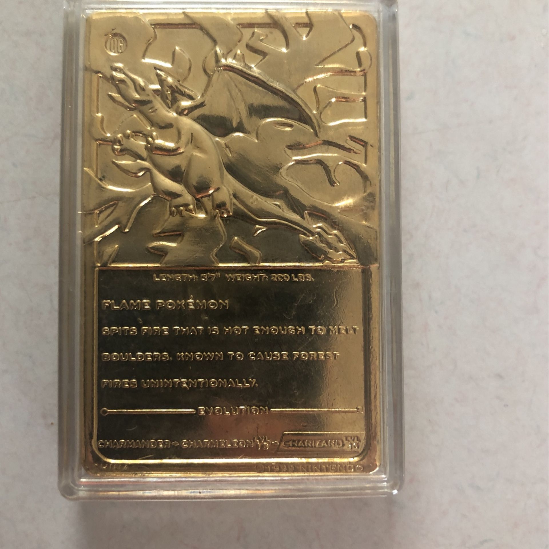 23 Karot Gold collectible Charizard Pokémon Card