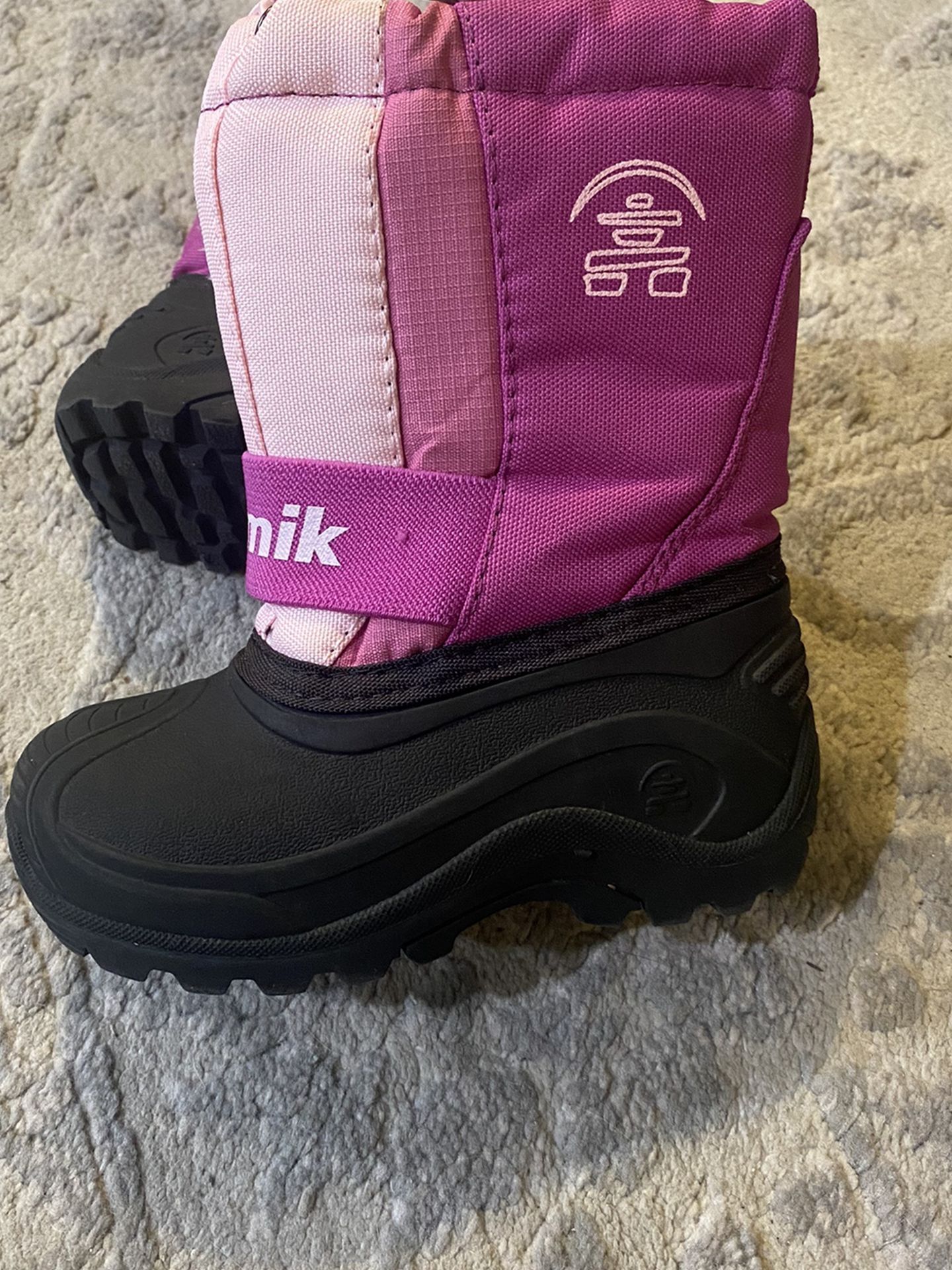 Kamik little girl toddler snow boots pink Sz 9