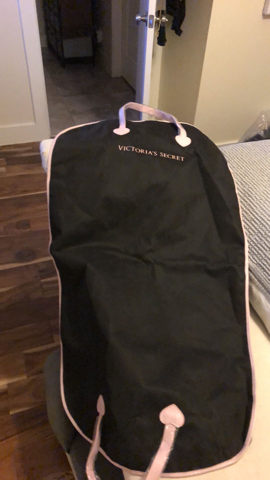 Victoria’s Secret garment bag new