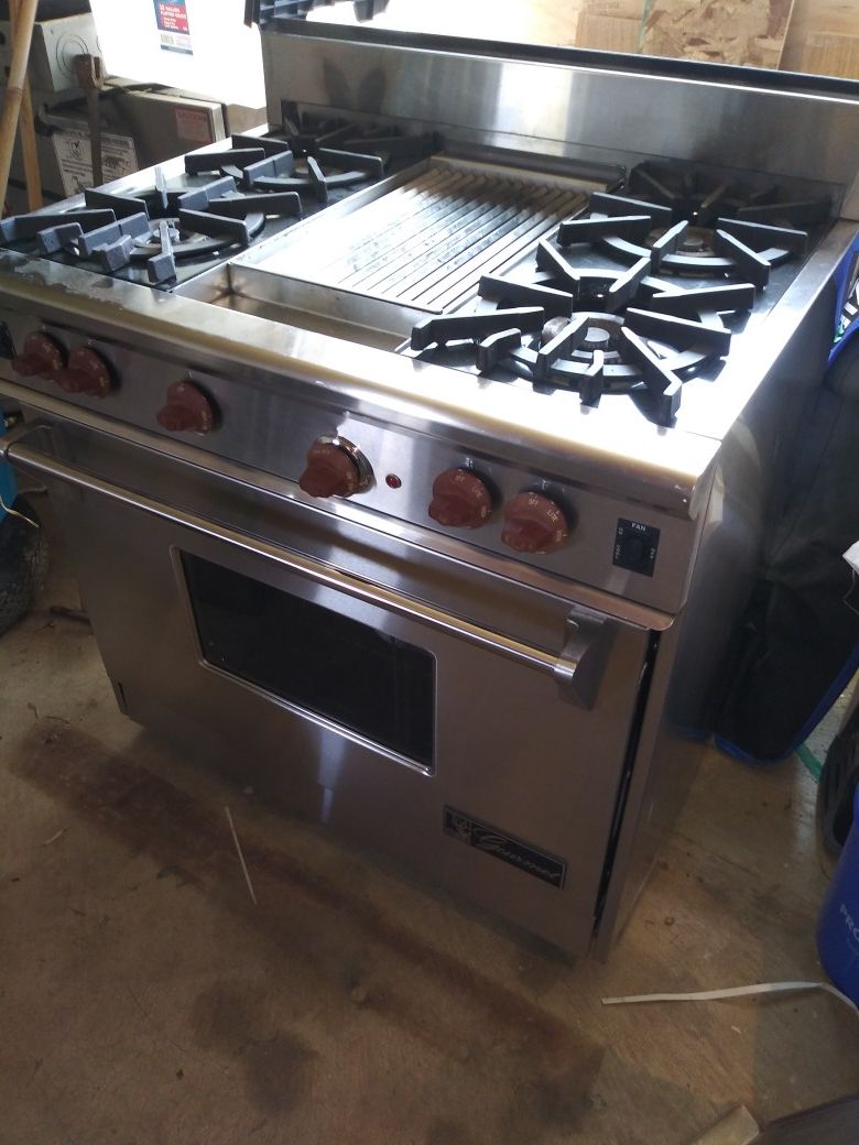 Wolf Gas Range/Convection Oven