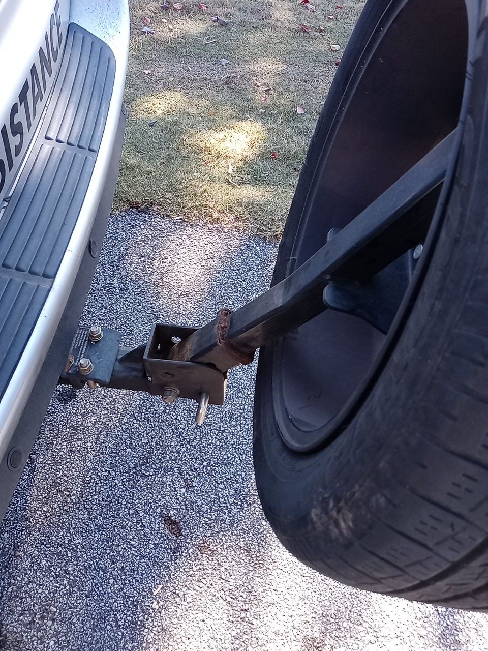 Spare tire carrier for trailer hitch
