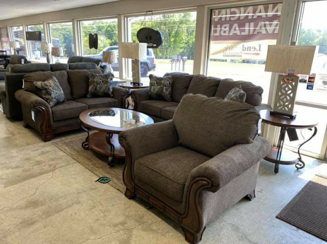 🪶💲39 Down PaymentMiltonwood Teak Living Room Set

by Ashley Furniture