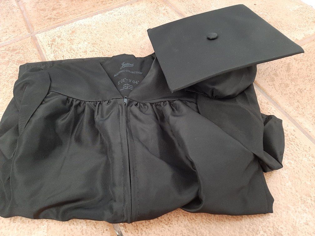 Graduation Cap and Gown, X-Small
