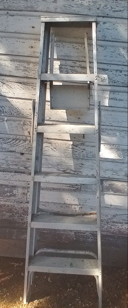 Step Ladder