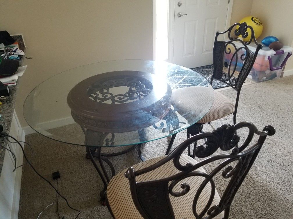 Ashley, 4 Foot, Round Glass Kitchen Table w/4 Chairs. Must Sell, Relocating.