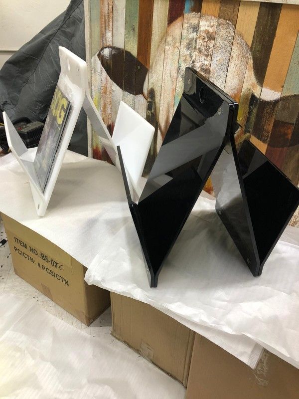 $15 - Brand New - Stylist Acrylic Magazine Rack - 15"W x 16"H - San Leandro