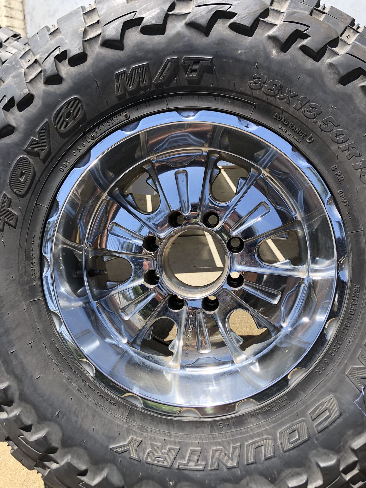 18”. 8x6.5” lug pattern. Mossa Modena off road wheels . Dodge , Chevy