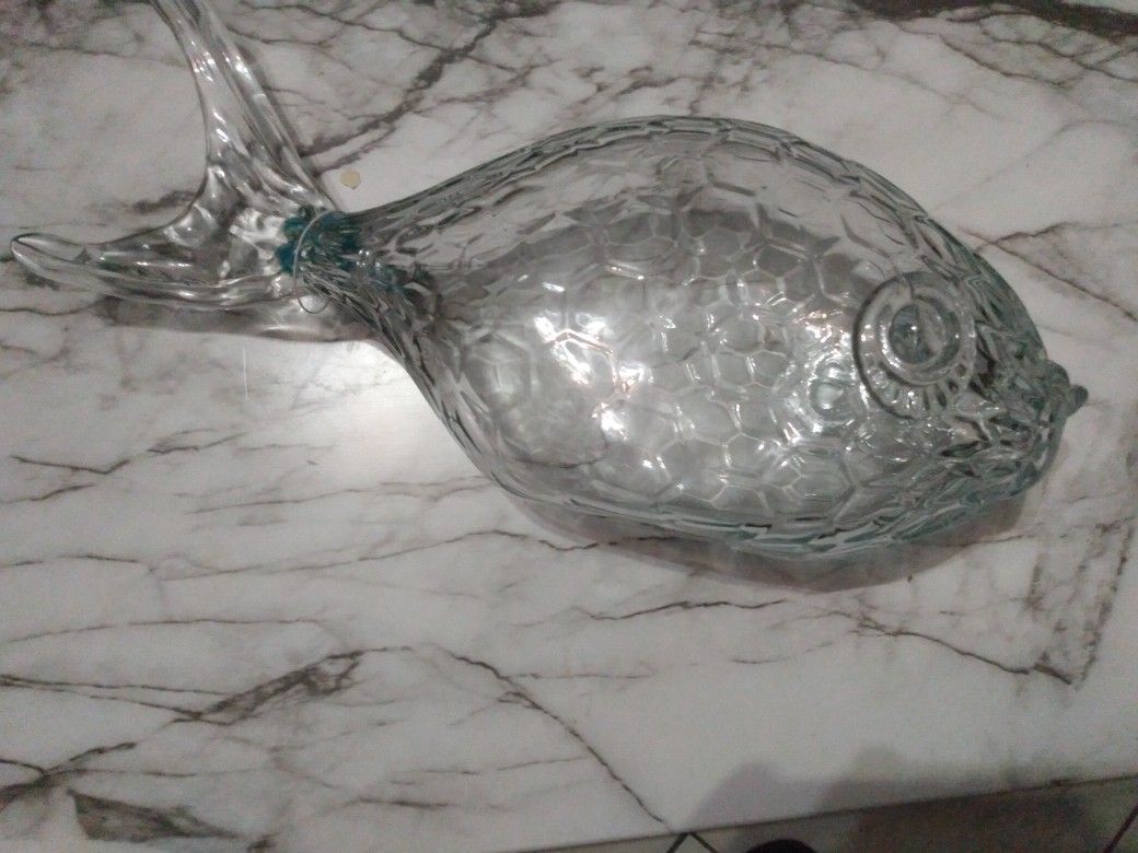 Decorative glass fish